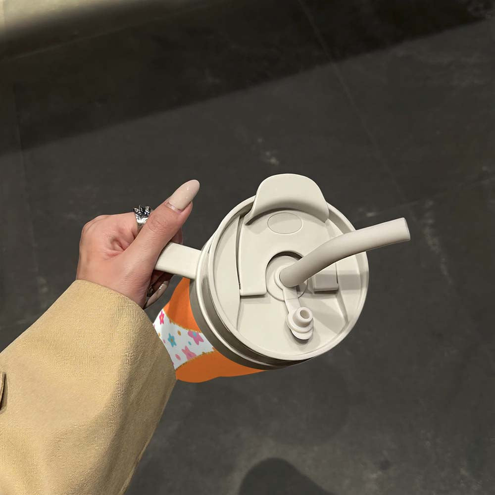 Vibrant Cartoon Star Design on a Plastic Cup for Beverages, Crafted from PC Material, Featuring an Impressive 1200Ml (40.58Oz) Capacity, Complete with a Lid And Straw. This Portable Travel Mug Is Suitable for Both Hot And Cold Drinks