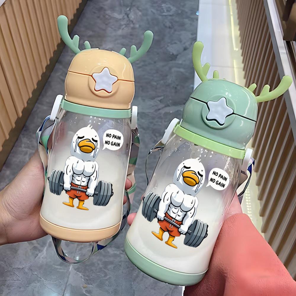 Christmas Thanksgiving 1pc, 20.29oz, Plastic Cup, Ducks Weeping in Fitness Designs, Antler Water Container, Plastic Bouncing Cup, Shoulder Strap, Water Bottle, Ideal for Outdoor Activities, Sports, Fitness, Cycling Water Container, Portable Straw Cup